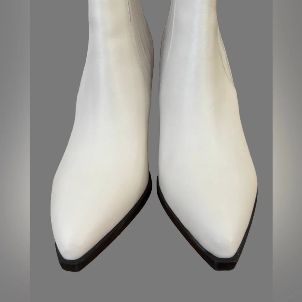 Marc Fisher Carves 100% wht lthr 3.5” cuban stckd heel ankl boots SZ 10 coastal